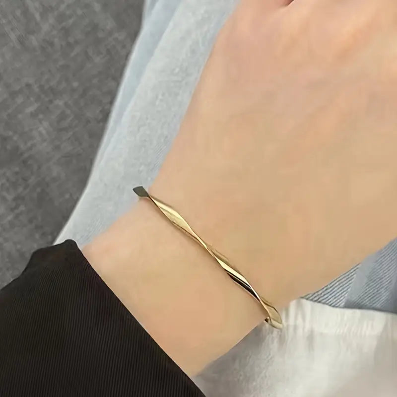 Minimalist Twisted Adjustable Women's Bangle