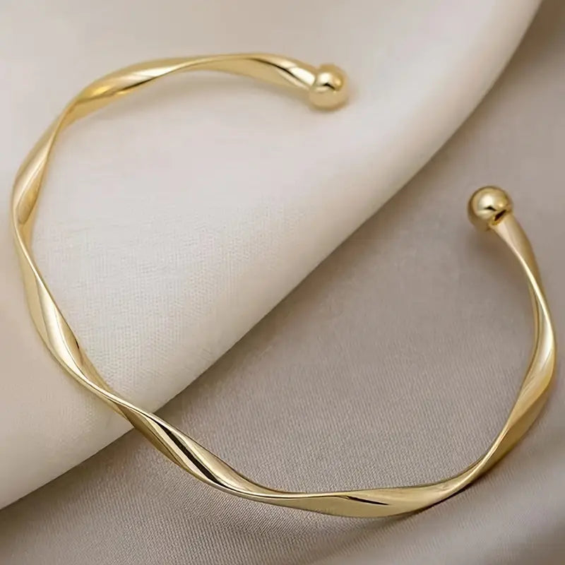 Minimalist Twisted Adjustable Women's Bangle