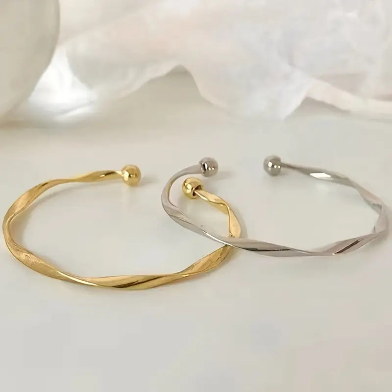 Minimalist Twisted Adjustable Women's Bangle