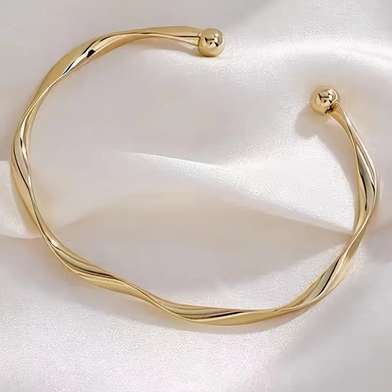 Minimalist Twisted Adjustable Women's Bangle