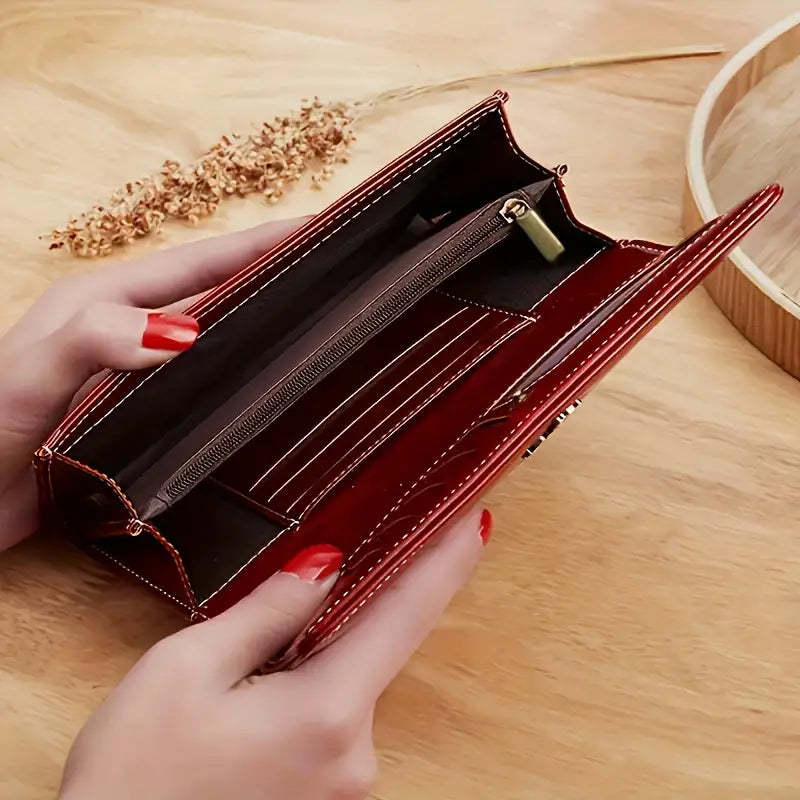 Chic Bifold Synthetic Leather Wallet